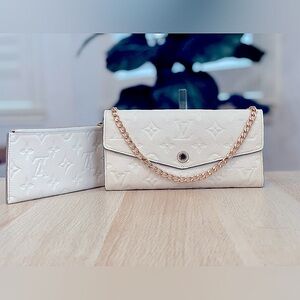COPY - Authentic Louis Vuitton Ivory Empriente Curieuse Wallet on Chain & Poche…